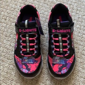 Colorful and fun sneakers! 🎉